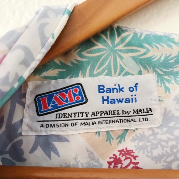 SOLD🌺Vintage Bank of Hawaii Mu’umu’u - Picture 5 of 9